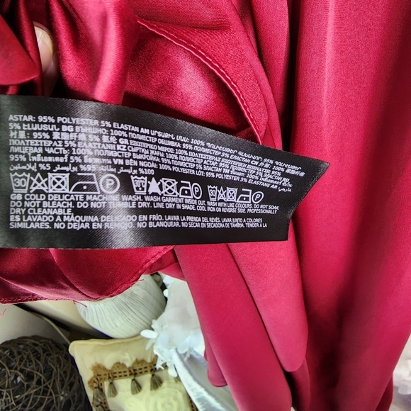 Forever New size 12 red satin maxi dress with full drape wide skirt - Picture 7 of 15